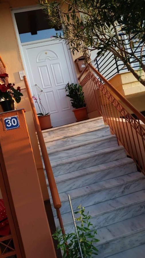 Elle Apartment By Alp Hospitality Services Nea Kallikrateia Eksteriør bilde